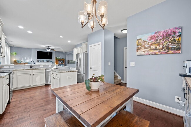 Building Photo - 115 Hampton Dr