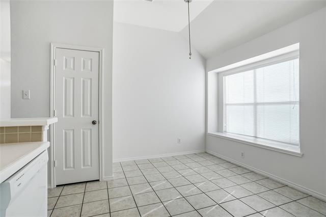 Building Photo - 1602 Meadow Park Dr