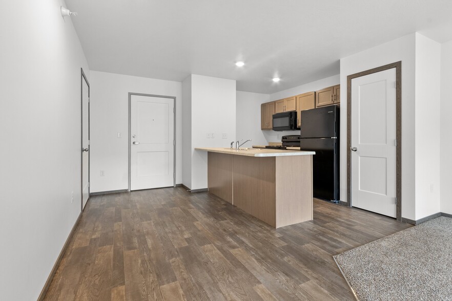 Building Photo - Split Rock Village Apartments & Townhomes