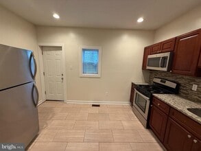 Building Photo - 1304 N 25th St