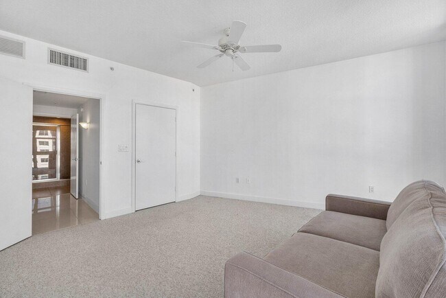 Building Photo - 550 Okeechobee Blvd