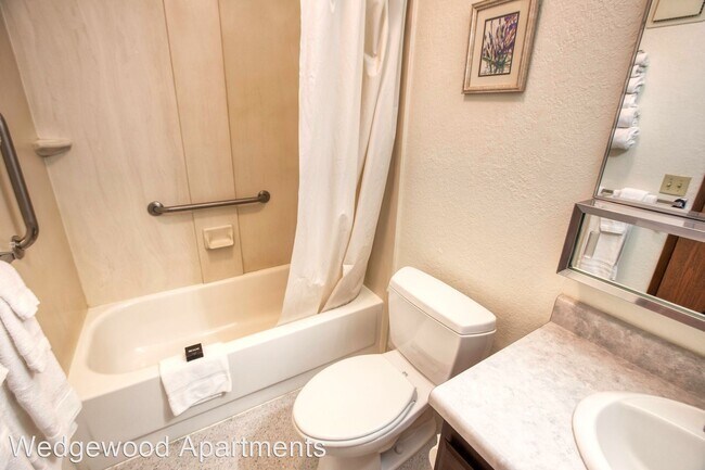 Building Photo - 412 Wedgewood Dr