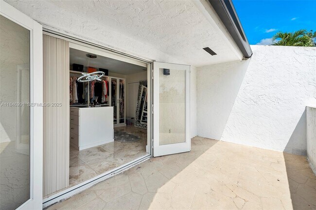 Building Photo - 5901 SW 56th Terrace