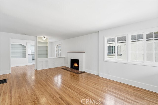 Building Photo - 815 S Juanita Ave