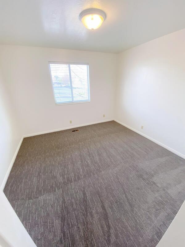 Building Photo - 707 600 W