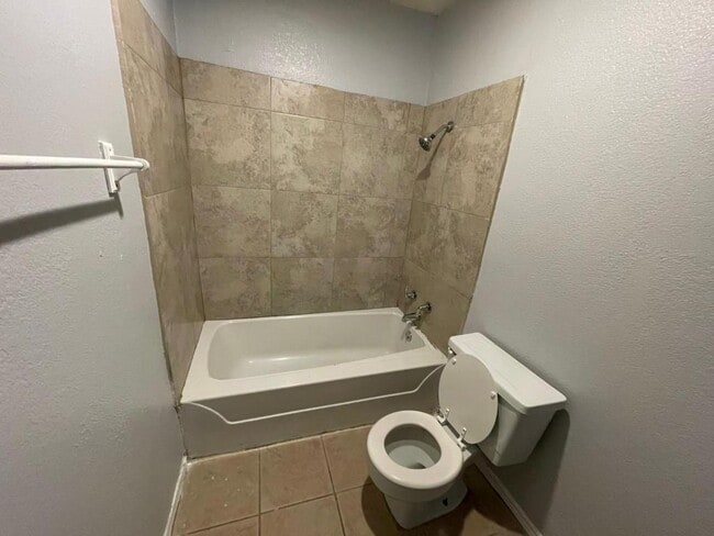 Building Photo - 3505 N 23rd Ln, unit 210