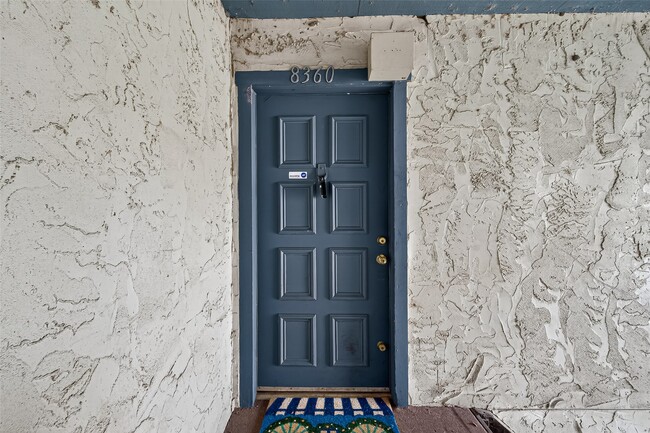 Building Photo - 8360 Jorine Dr