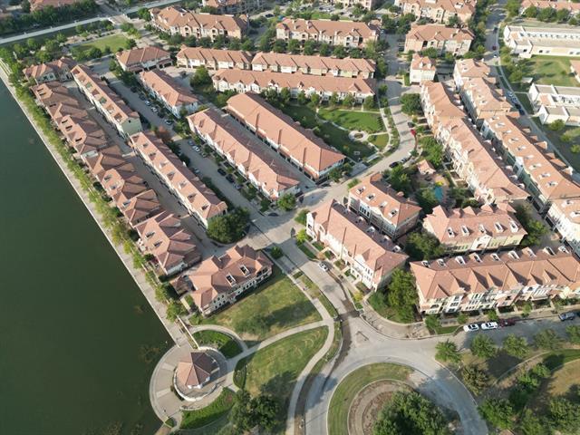 Building Photo - 635 Senda