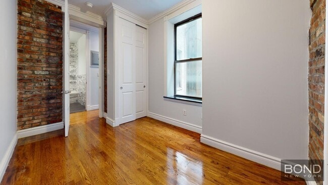 Building Photo - 432 E 13th St