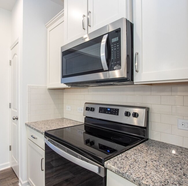 Building Photo - BEAUTIFUL 2 Bedroom Townhome in Cox Mill District - SPRING SPECIAL