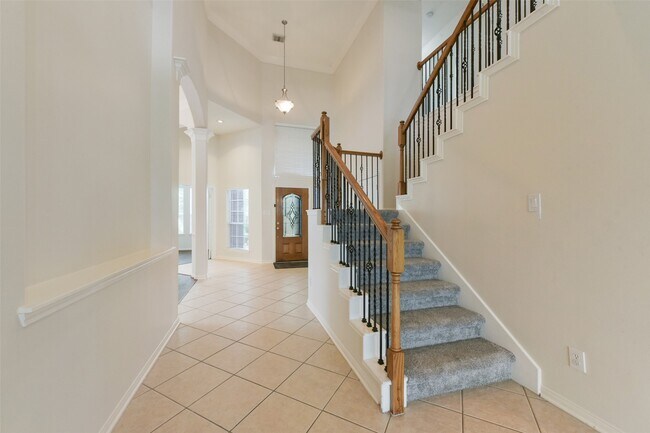 Building Photo - 18111 Blues Point Dr