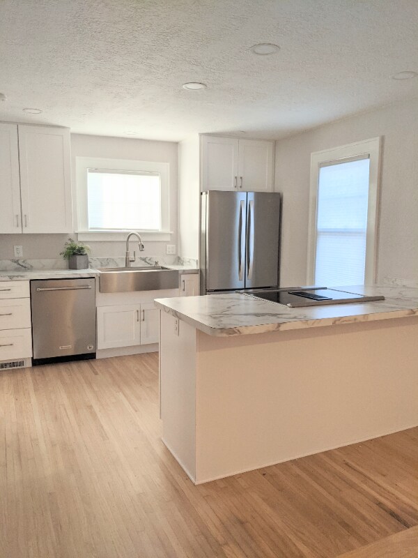 Building Photo - 1438 Kilbourn St