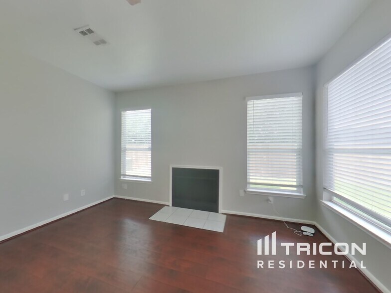 Building Photo - 5615 Bear Paw Cir