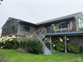 Building Photo - 4 Bayside Ave