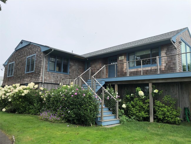Primary Photo - 4 Bayside Ave