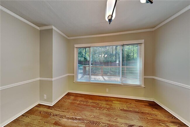 Building Photo - 4251 Vineyard Trail SW