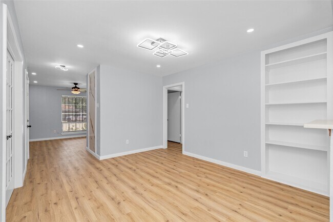 Building Photo - 11018 Long Gate Dr