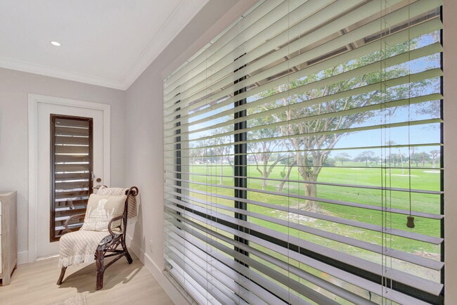 Building Photo - 438 Brackenwood Ln S