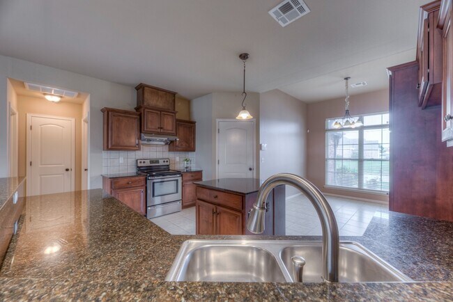 Building Photo - 1501 W Birmingham St