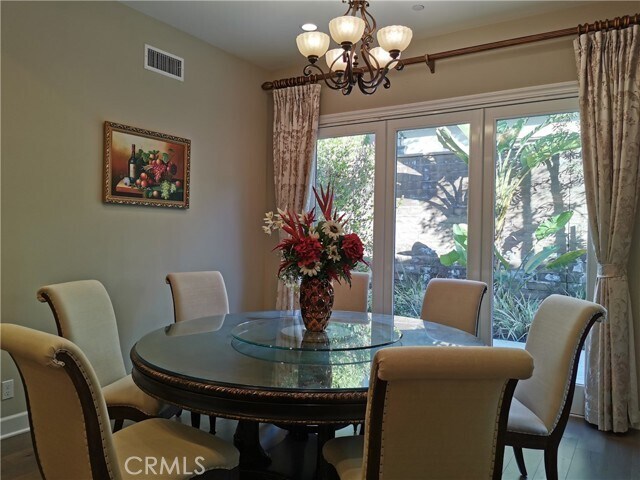 Building Photo - 16 Branding Iron