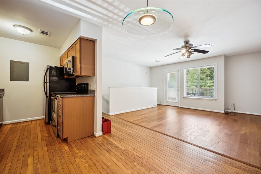 Building Photo - 10703 Hampton Mill Ter