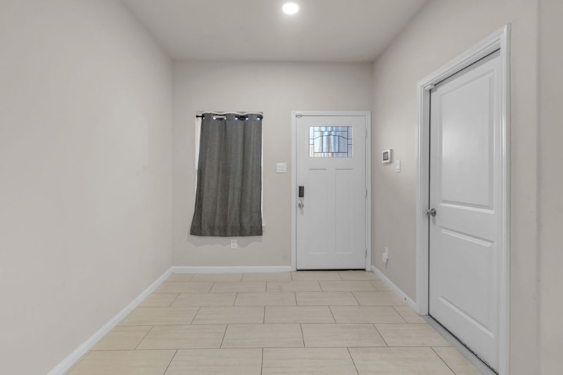 Building Photo - 110 Turner St