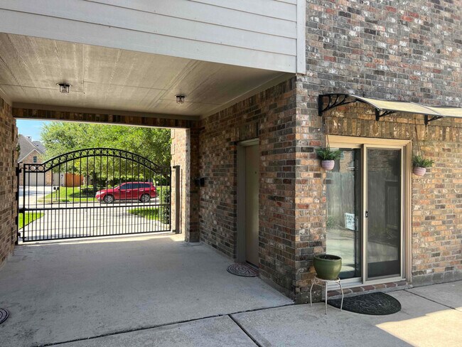 Building Photo - 14014 Summer Ash Ln