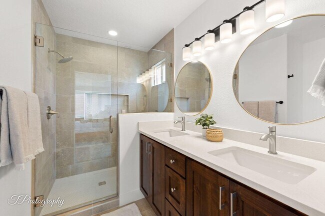 Building Photo - 1673 Warm River Dr