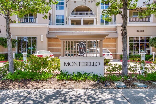 Primary Photo - Large 2BR/2BA Condo with Spacious Balcony ...