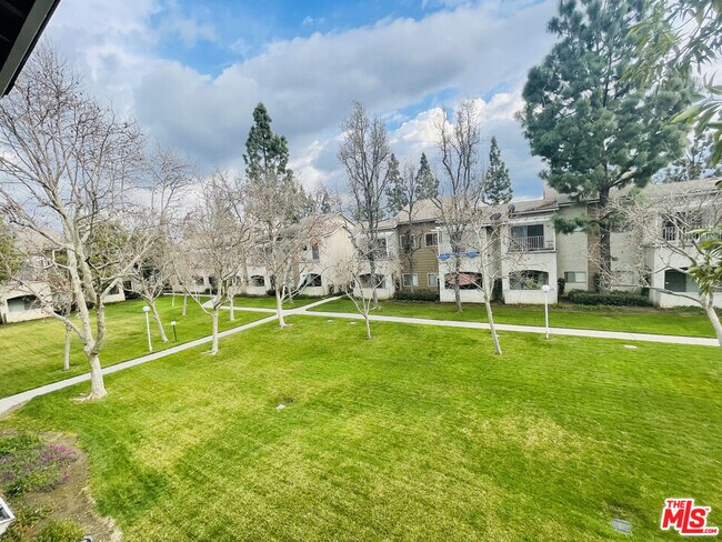 Building Photo - 2410 N Towne Ave