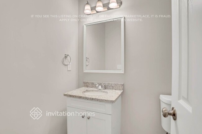 Building Photo - 4894 Day Lily Way