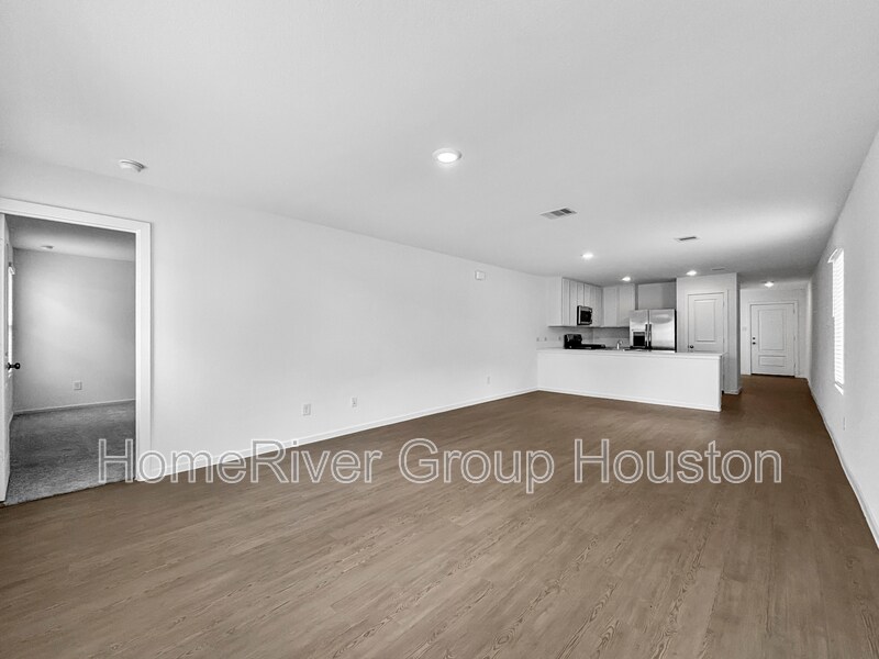Building Photo - 6022 Starling Dr