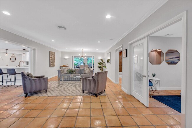 Building Photo - 2757 NE 20th St