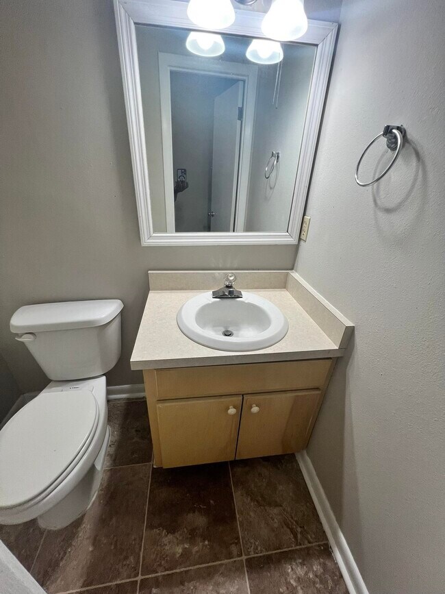 Building Photo - 2406 Ramblewood Ct