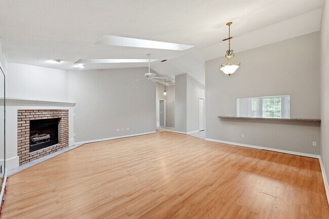 Building Photo - 2902 NW 104th Ct