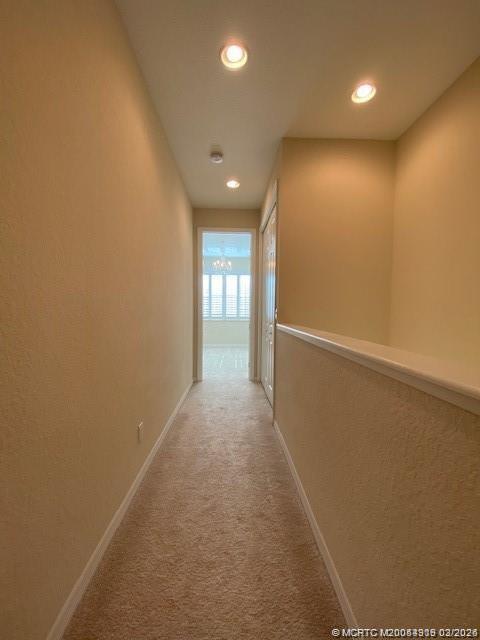 Building Photo - 566 SW Glen Crest Way