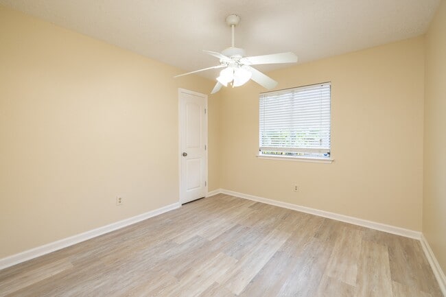 Building Photo - 2799 Wood Hollow Dr