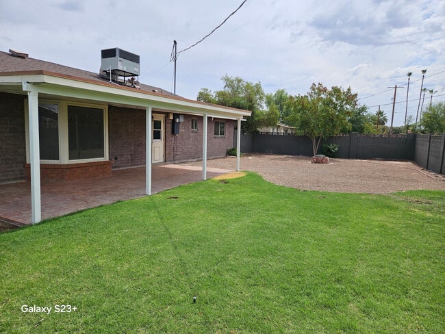 Building Photo - 531 E Laguna Dr