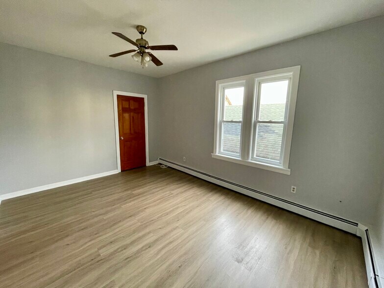 Building Photo - 48 Pekin St