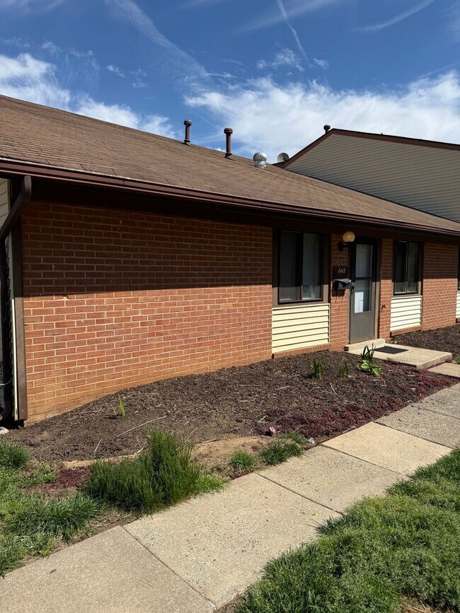 Building Photo - 8415 Benecia Ct