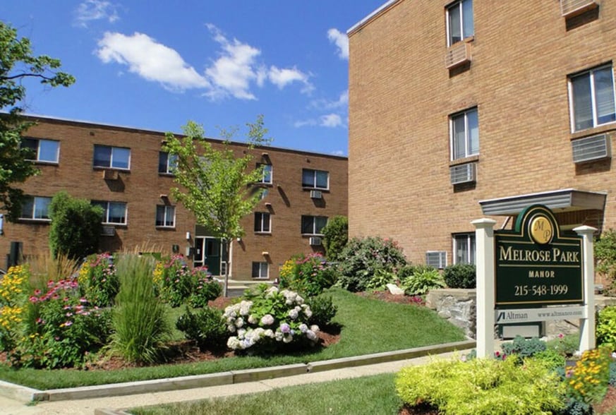 Interior Photo - Melrose Park Manor