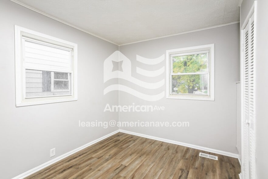 Building Photo - 2036 W Kessler Blvd N Dr