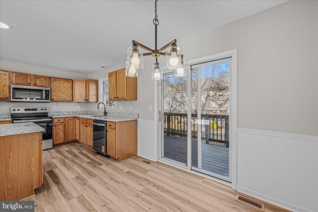 Building Photo - 27 Fiser Ln