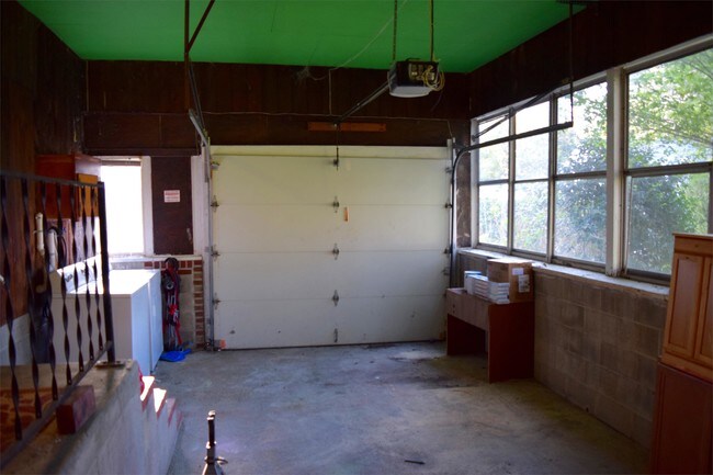 Building Photo - 505 Pocahontas St