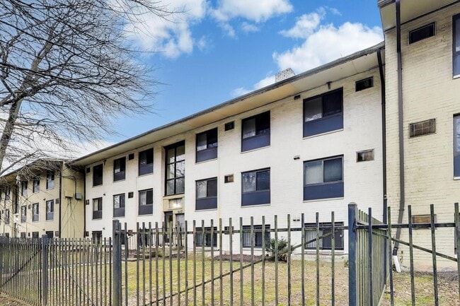 Building Photo - 3107 Naylor Rd