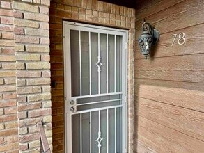 Building Photo - 207 Martingale