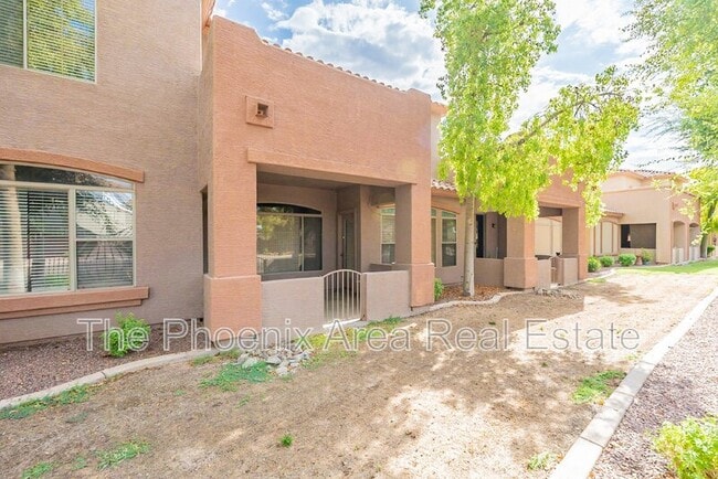 Building Photo - 2600 E Springfield Pl