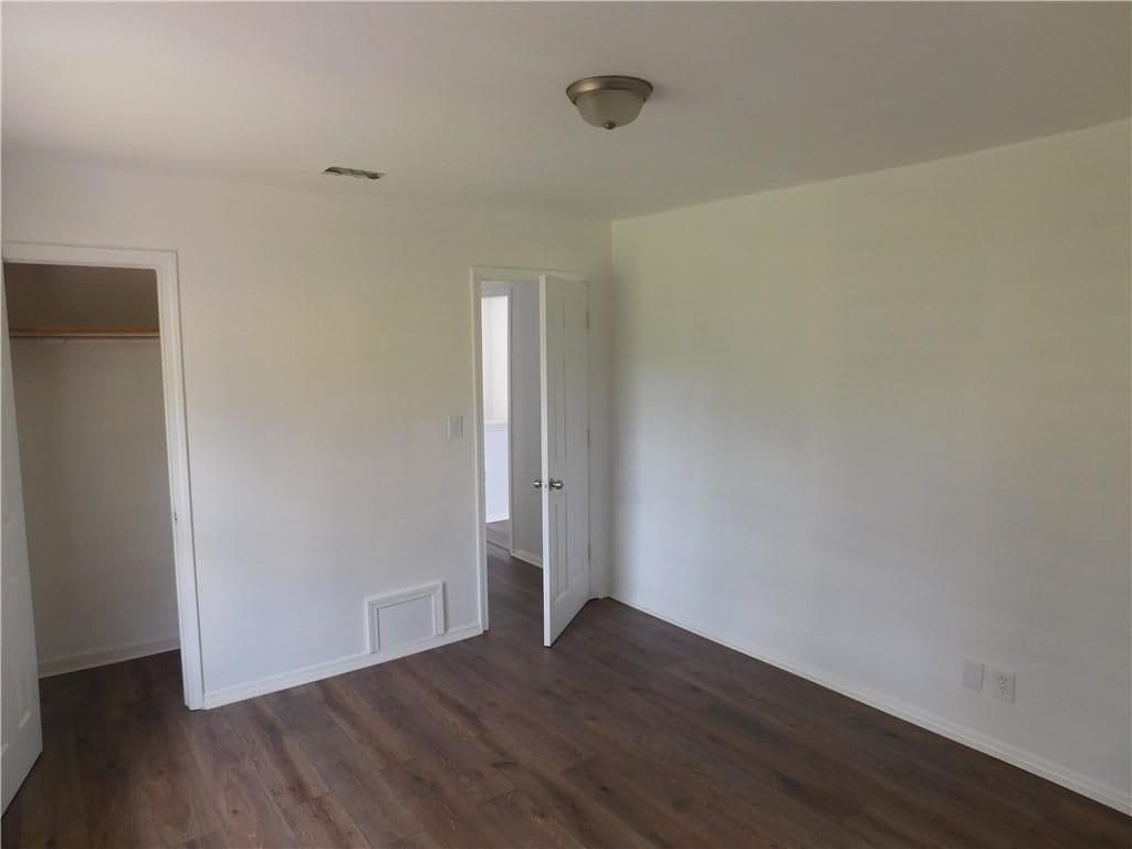 Building Photo - 2174 Whites Mill Rd