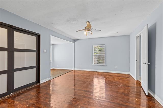 Building Photo - 2117 W Lotus Ave