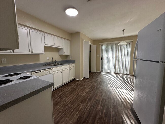 Building Photo - YK- BREW 4221/23